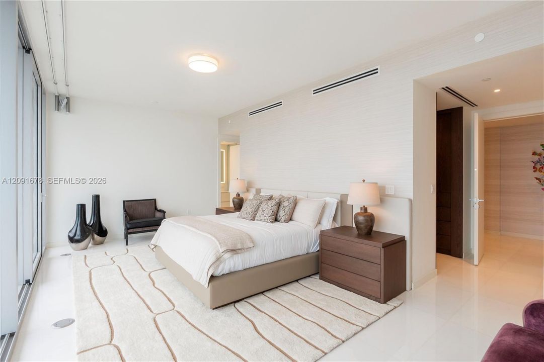 For Rent: $45,000 (5 beds, 5 baths, 3764 Square Feet)