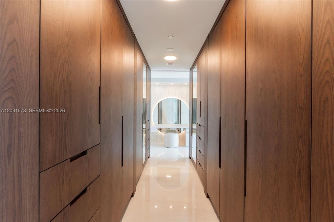 For Rent: $45,000 (5 beds, 5 baths, 3764 Square Feet)