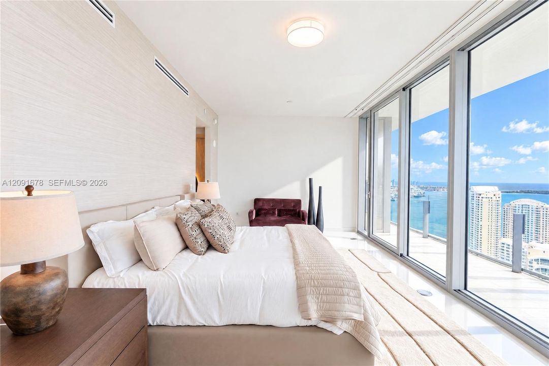 For Rent: $45,000 (5 beds, 5 baths, 3764 Square Feet)