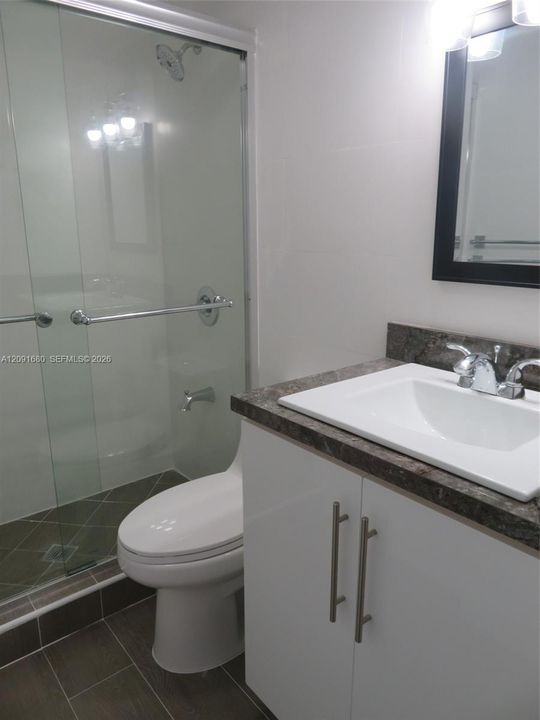 В аренду: $2,700 (2 спален, 2 ванн, 990 Квадратных фут)