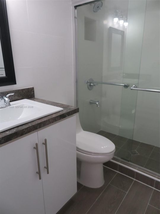 В аренду: $2,700 (2 спален, 2 ванн, 990 Квадратных фут)