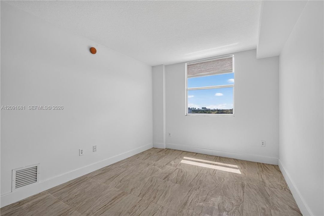 En Venta: $320,000 (2 camas, 2 baños, 840 Pies cuadrados)