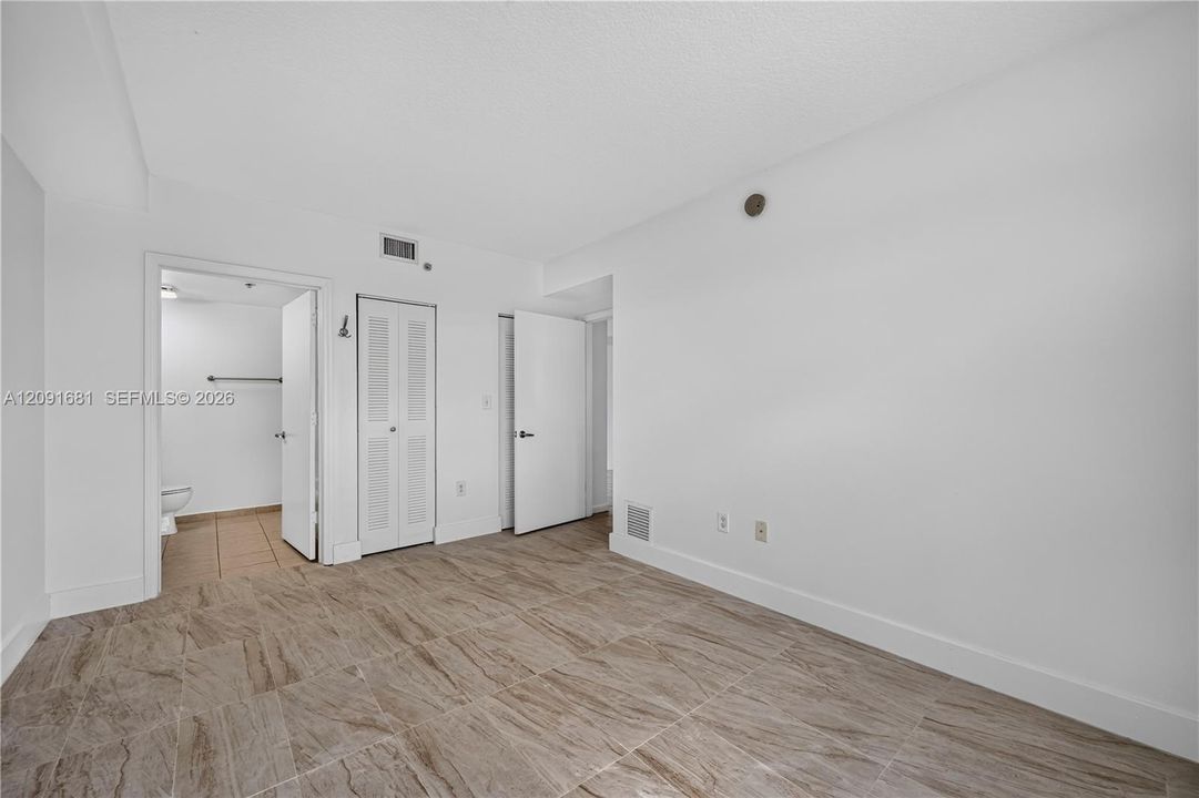 En Venta: $320,000 (2 camas, 2 baños, 840 Pies cuadrados)