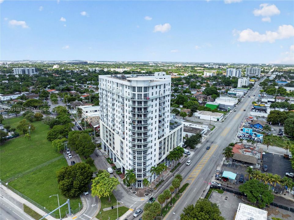 En Venta: $320,000 (2 camas, 2 baños, 840 Pies cuadrados)