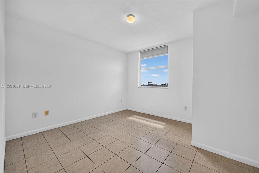 En Venta: $320,000 (2 camas, 2 baños, 840 Pies cuadrados)