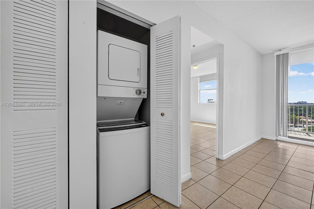 En Venta: $320,000 (2 camas, 2 baños, 840 Pies cuadrados)