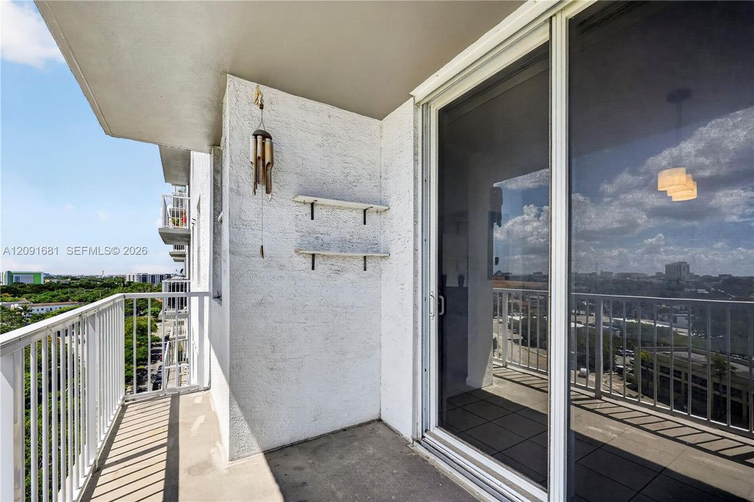 En Venta: $320,000 (2 camas, 2 baños, 840 Pies cuadrados)