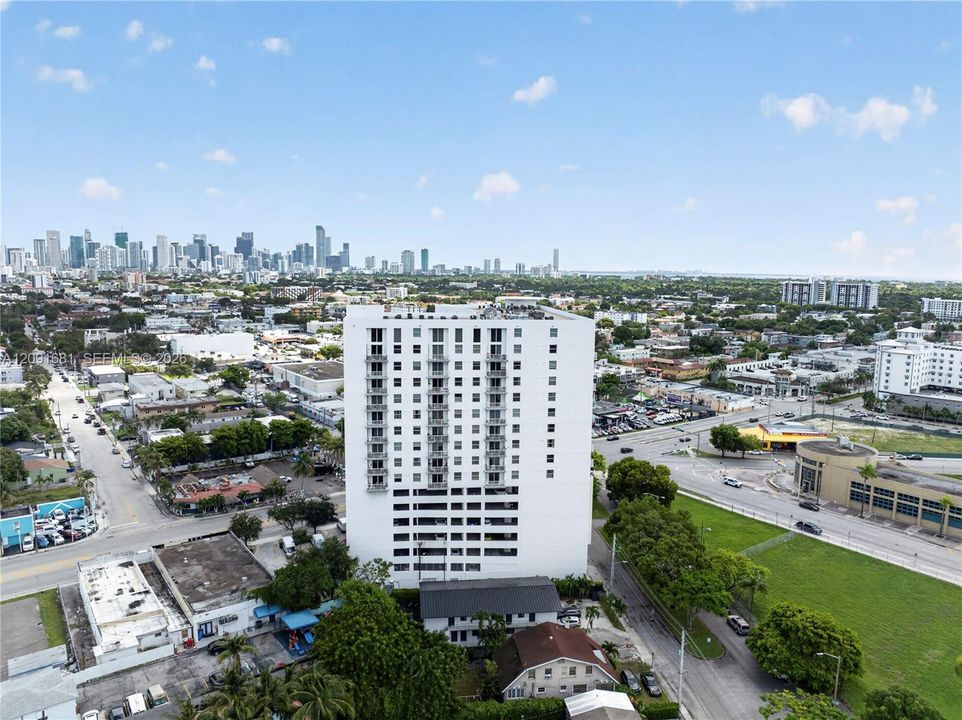 En Venta: $320,000 (2 camas, 2 baños, 840 Pies cuadrados)