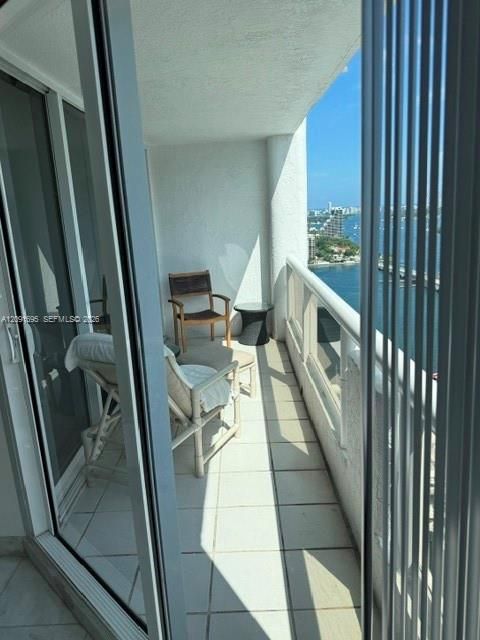 В аренду: $5,900 (3 спален, 2 ванн, 1479 Квадратных фут)