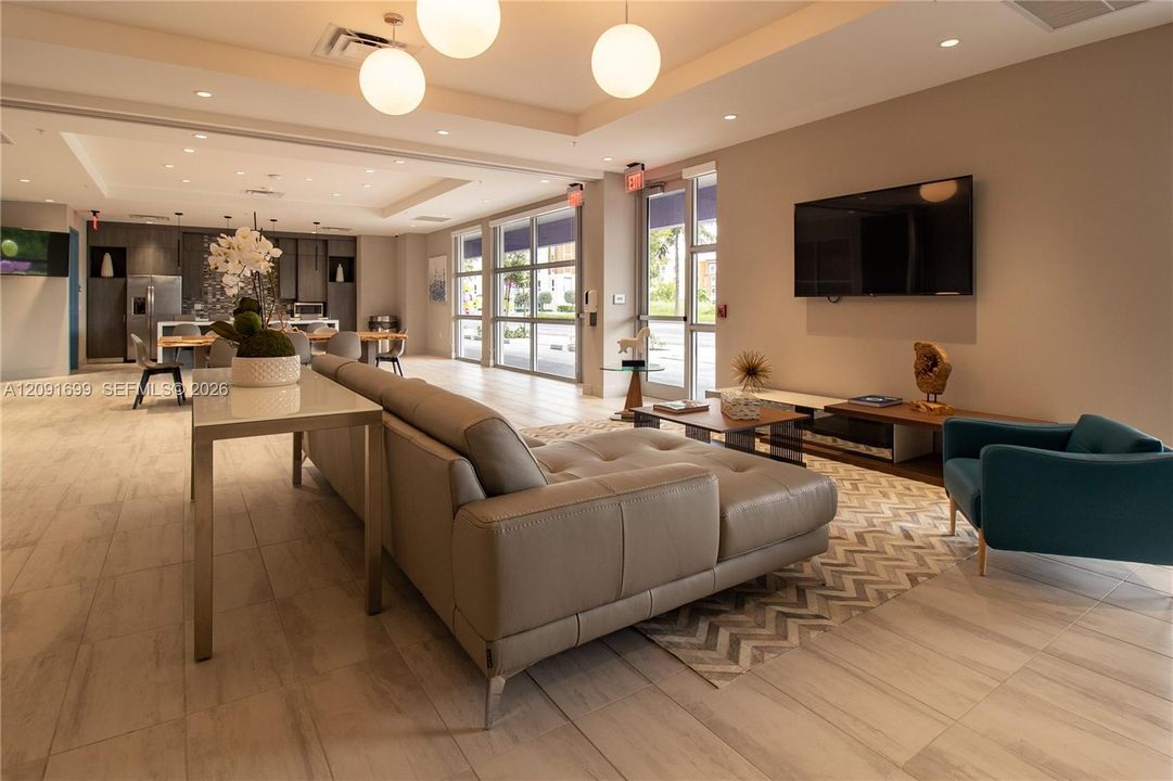 For Rent: $1,730 (2 beds, 2 baths, 896 Square Feet)