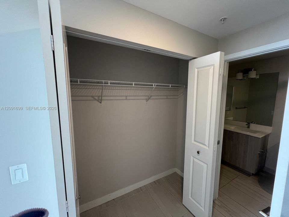 For Rent: $1,730 (2 beds, 2 baths, 896 Square Feet)