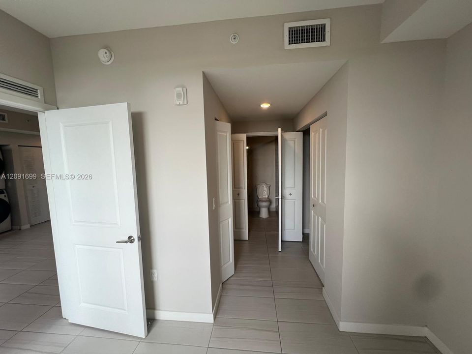 For Rent: $1,730 (2 beds, 2 baths, 896 Square Feet)