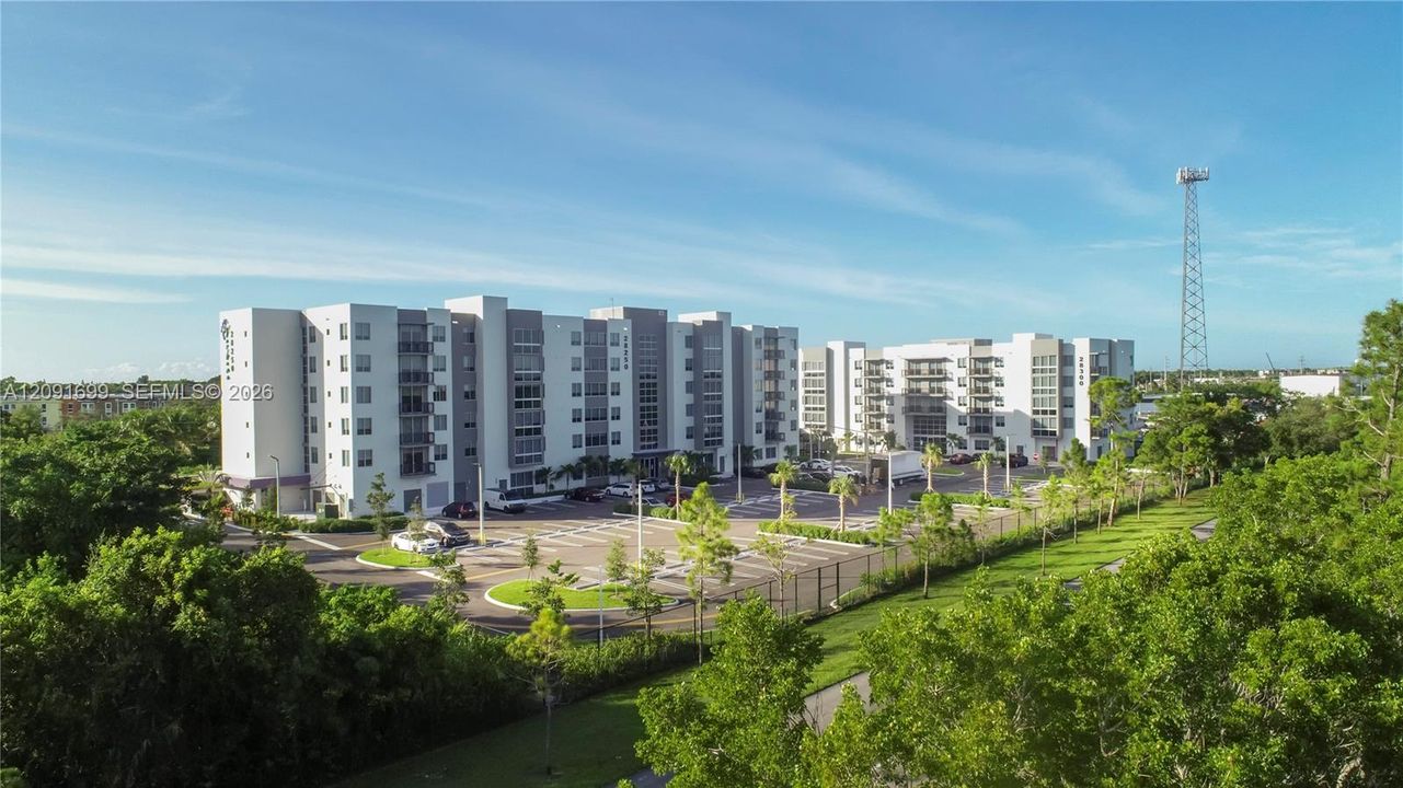 For Rent: $1,730 (2 beds, 2 baths, 896 Square Feet)
