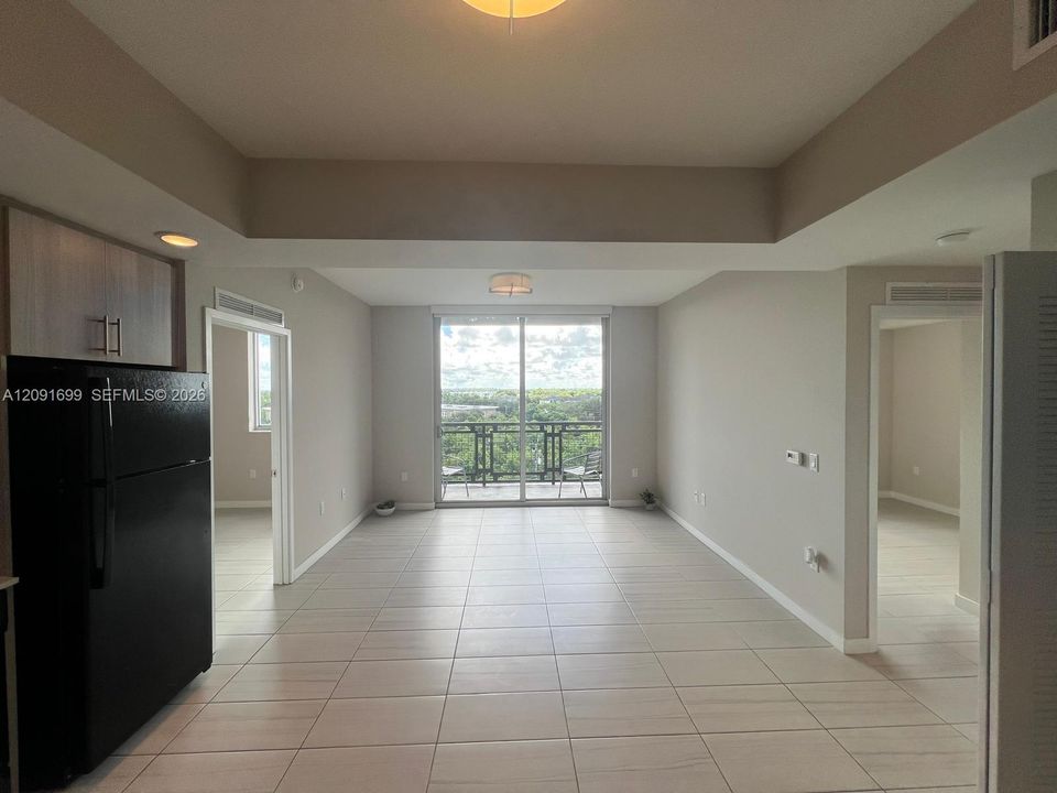 For Rent: $1,730 (2 beds, 2 baths, 896 Square Feet)