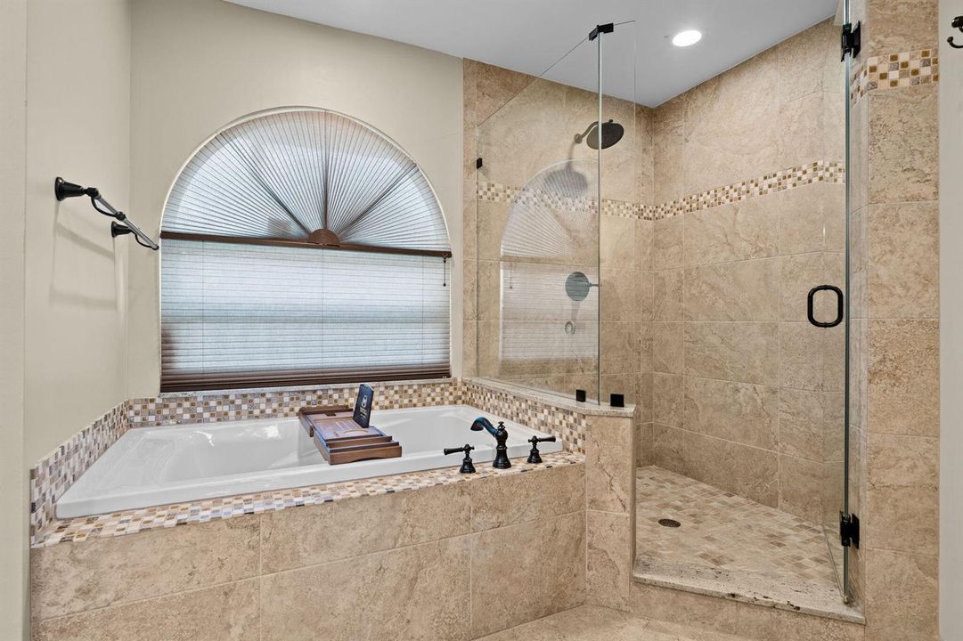 33-web-or-mls-A7408412