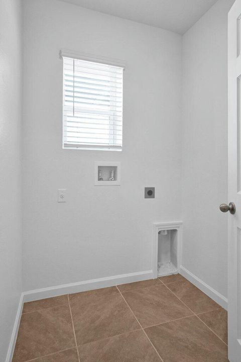 Laundry Room V.JPEG-SMALL