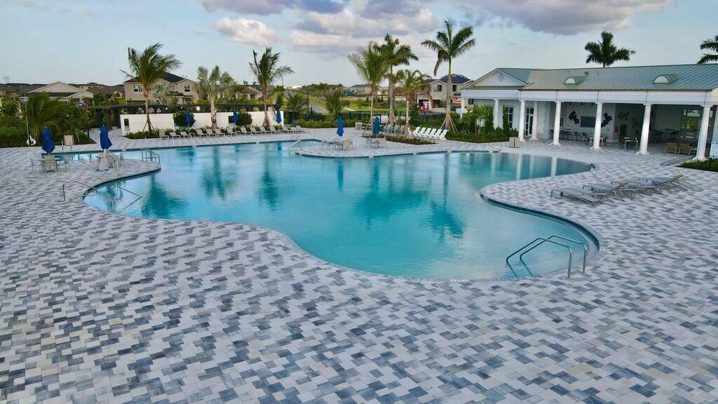 Community pool 1.jpg-SMALL