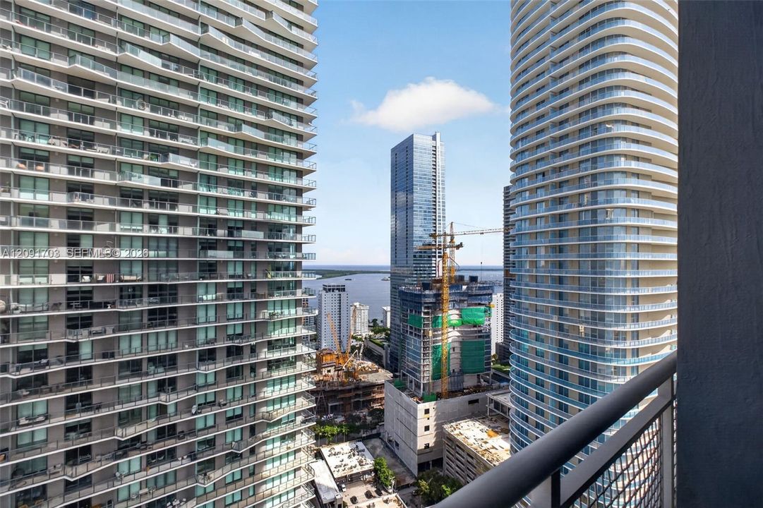 待售: $379,000 (1 贝兹, 1 浴室, 877 平方英尺)