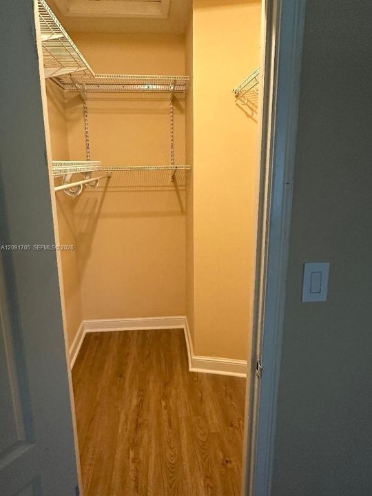 For Rent: $2,100 (1 beds, 1 baths, 823 Square Feet)