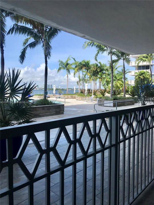 Lobby Pool side