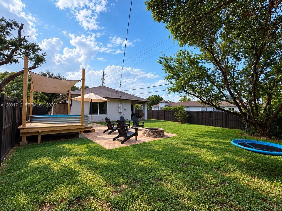 Cowboy pool with deck and fireplace family fun