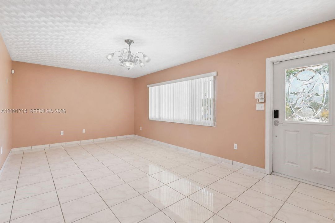 For Sale: $760,000 (3 beds, 2 baths, 1020 Square Feet)
