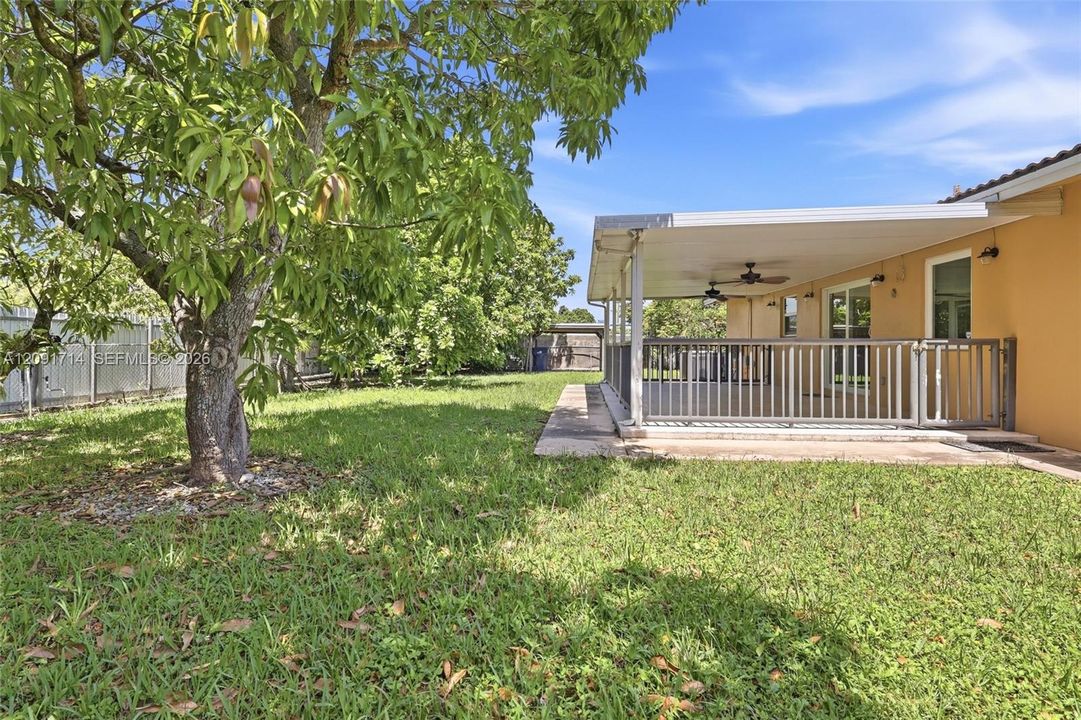 For Sale: $760,000 (3 beds, 2 baths, 1020 Square Feet)