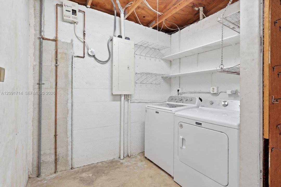 For Sale: $760,000 (3 beds, 2 baths, 1020 Square Feet)