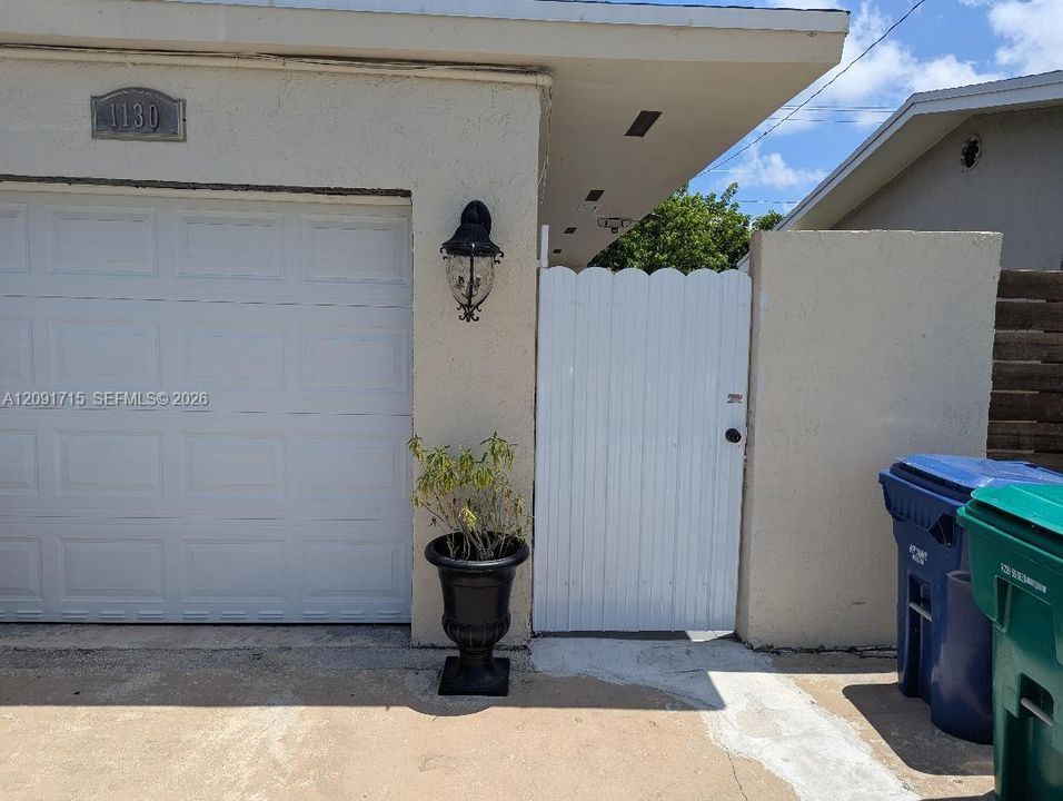 For Rent: $1,525 (1 beds, 1 baths, 2192 Square Feet)