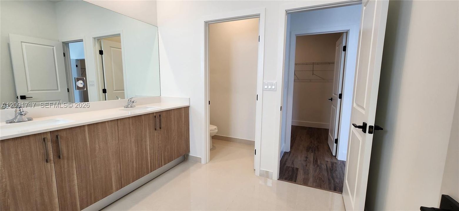 En Venta: $639,900 (4 camas, 3 baños, 2254 Pies cuadrados)