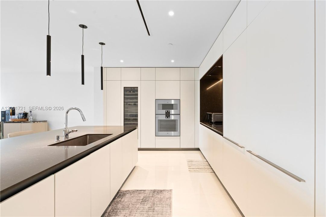 En Venta: $4,300,000 (4 camas, 5 baños, 3536 Pies cuadrados)