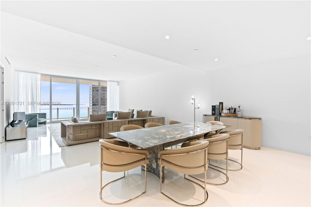 En Venta: $4,300,000 (4 camas, 5 baños, 3536 Pies cuadrados)
