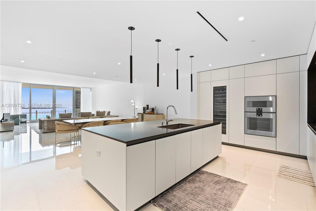 En Venta: $4,300,000 (4 camas, 5 baños, 3536 Pies cuadrados)