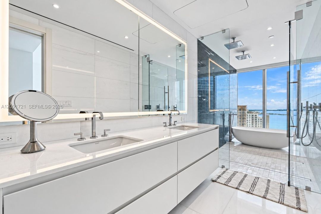 En Venta: $4,300,000 (4 camas, 5 baños, 3536 Pies cuadrados)