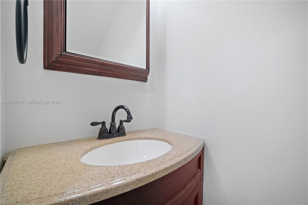 For Rent: $2,500 (2 beds, 1 baths, 1116 Square Feet)