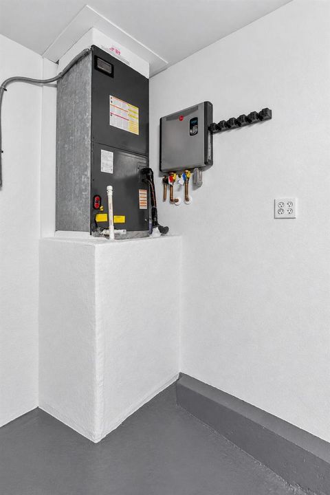 Tankless WH