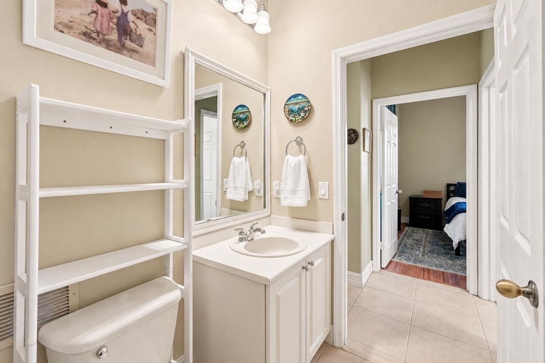 Virtually staged Bathroom