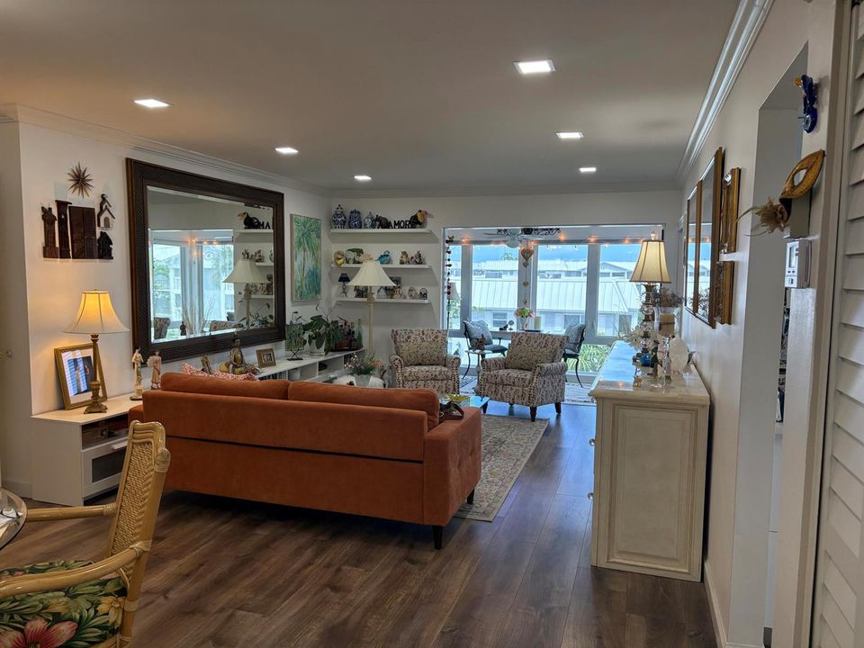 11 CC Living Rm (2)