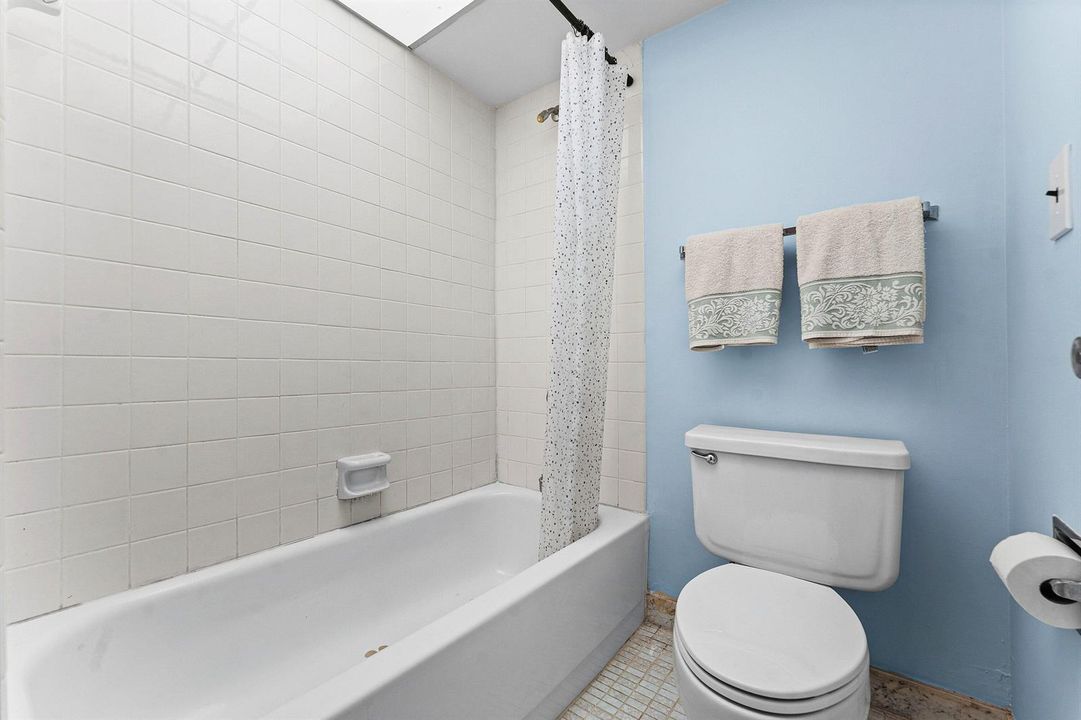 022-8RoyalPalmWay-604-BocaRaton-FL-33432