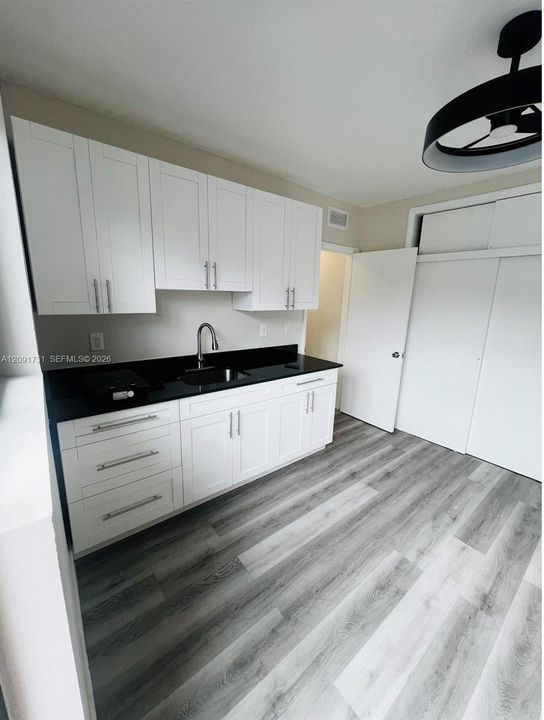 For Rent: $1,750 (1 beds, 1 baths, 600 Square Feet)