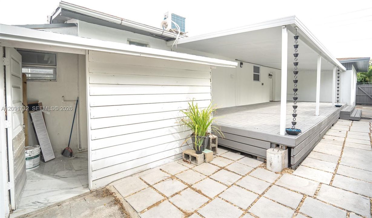 For Sale: $699,000 (3 beds, 2 baths, 2173 Square Feet)
