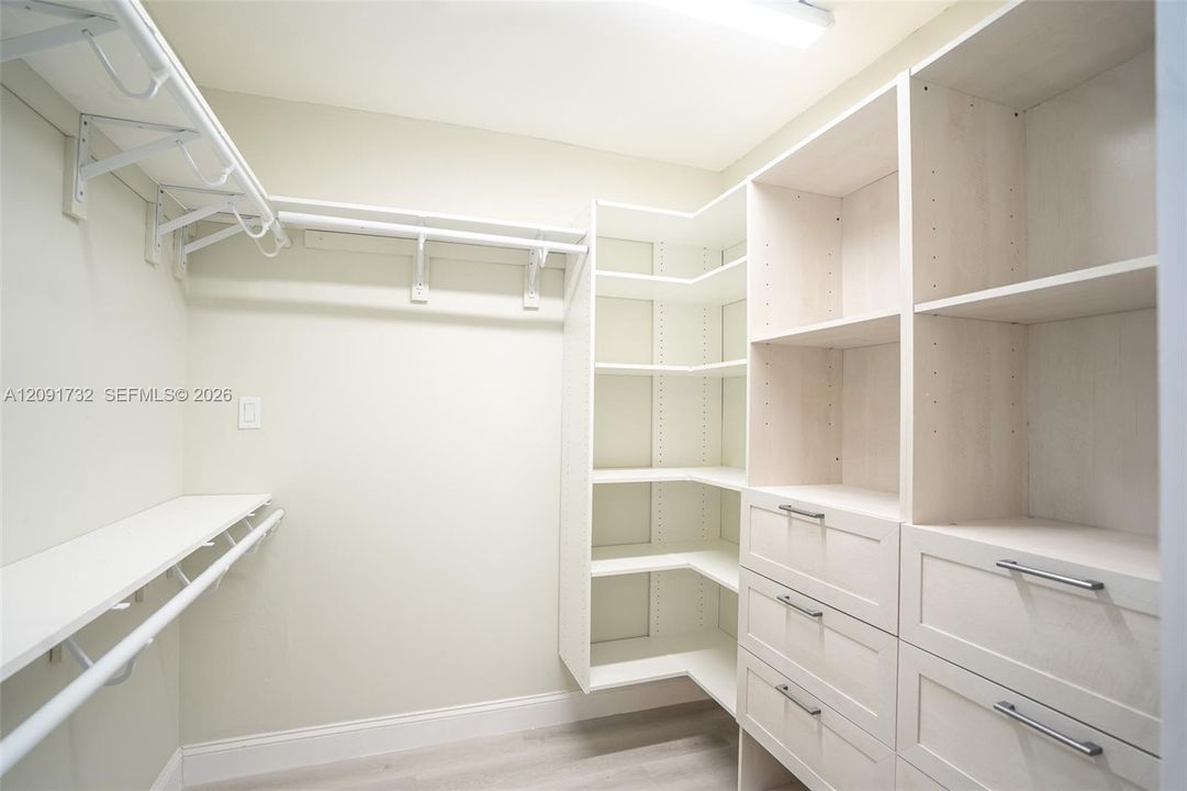 For Sale: $699,000 (3 beds, 2 baths, 2173 Square Feet)