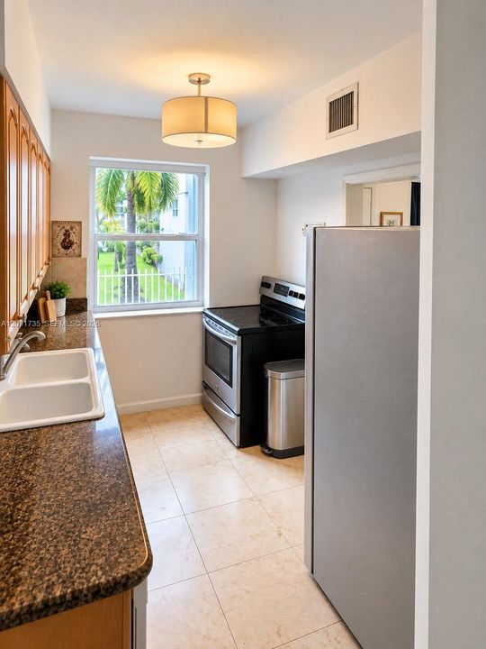 For Sale: $234,900 (2 beds, 1 baths, 860 Square Feet)