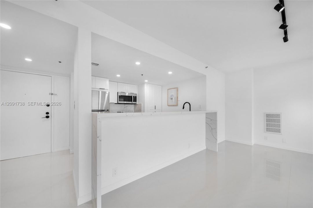 В аренду: $3,400 (2 спален, 2 ванн, 1030 Квадратных фут)