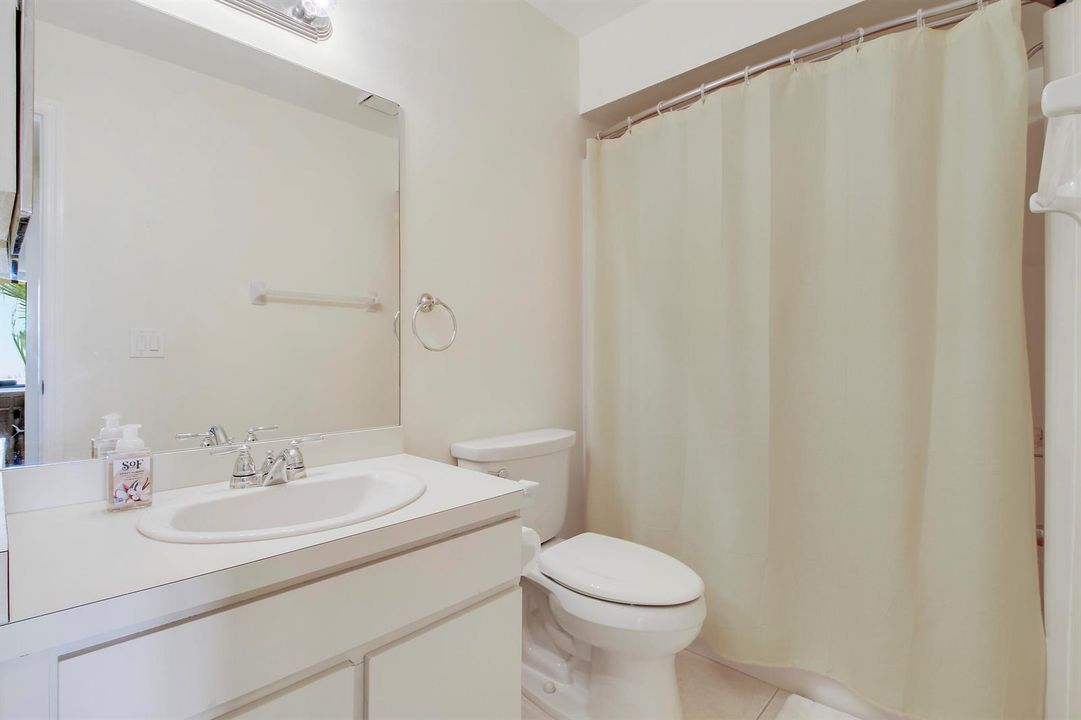Williamsburg 2nd bath #204