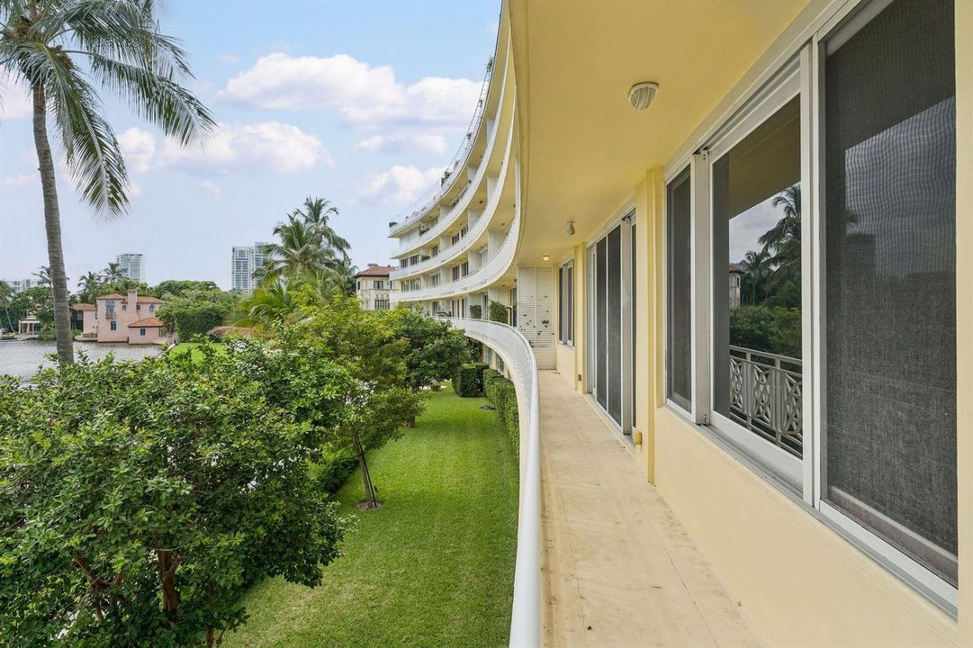 425 Worth Ave Palm Beach FL 54