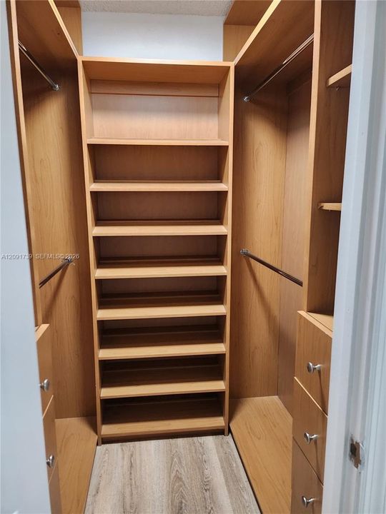 На продажу: $229,000 (2 спален, 2 ванн, 926 Квадратных фут)