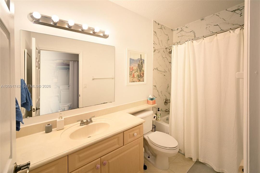 En Renta: $3,950 (4 camas, 3 baños, 2025 Pies cuadrados)