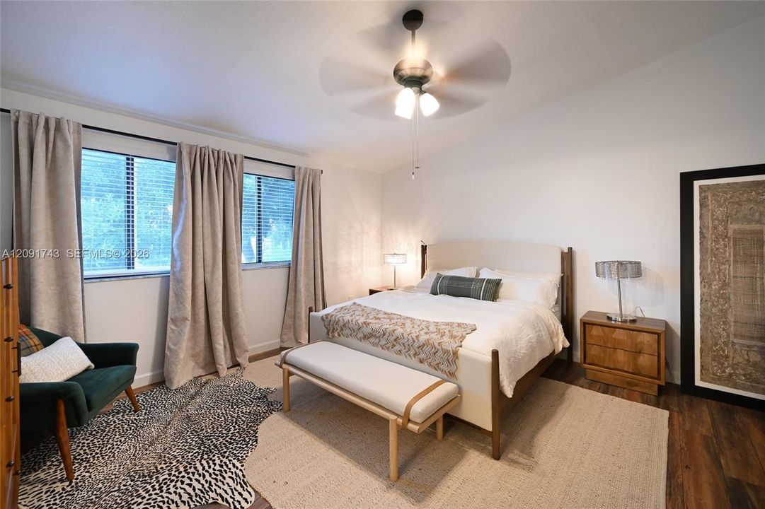 En Renta: $3,950 (4 camas, 3 baños, 2025 Pies cuadrados)