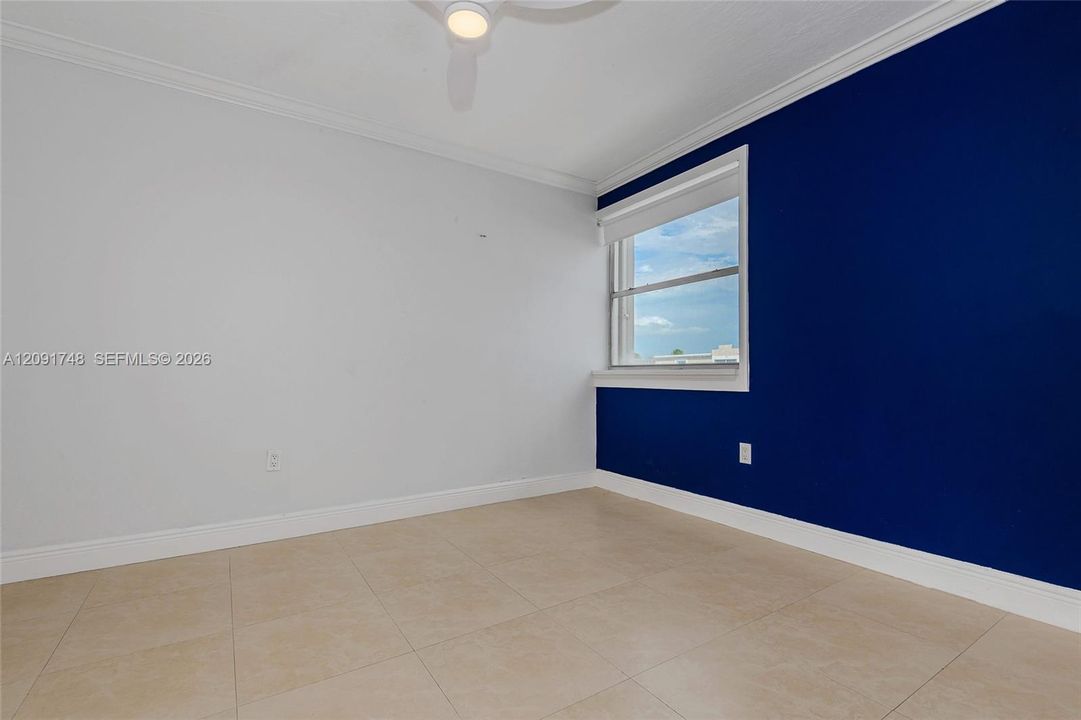 For Sale: $425,000 (2 beds, 2 baths, 1000 Square Feet)